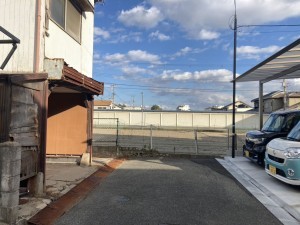 加古川市尾上町養田、土地の前面道路を含む現地写真画像です