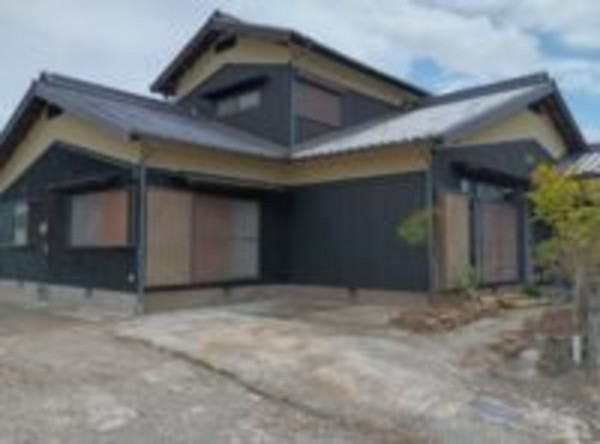 加古川市西神吉町鼎、中古一戸建ての画像です