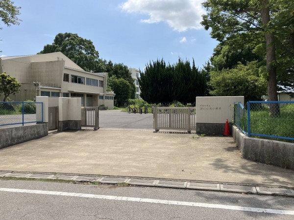 我孫子市湖北台、土地の小学校画像です