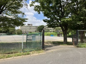 我孫子市根戸、新築一戸建ての中学校画像です