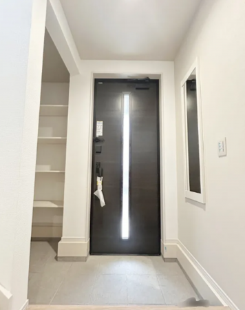 船橋市海神、新築一戸建ての玄関画像です