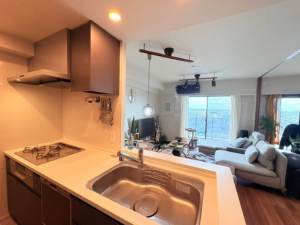 鎌ケ谷市富岡、マンションの居間画像です