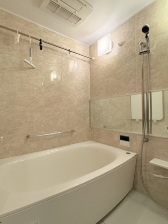 鎌ケ谷市富岡、マンションの風呂画像です