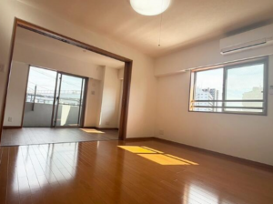 船橋市宮本、マンションの居間画像です