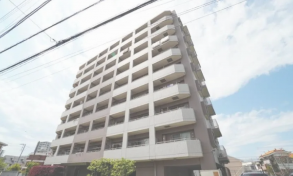 船橋市宮本、マンションの外観画像です