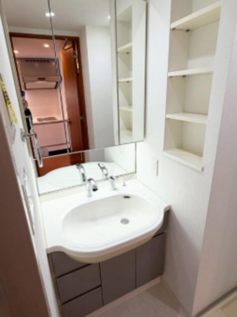 船橋市宮本、マンションの洗面画像です