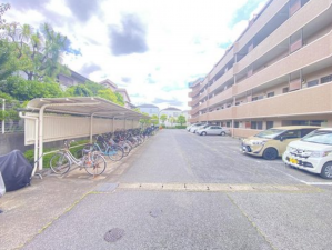 船橋市飯山満町、マンションの駐車場画像です