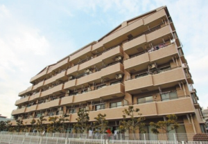 船橋市飯山満町、マンションの外観画像です