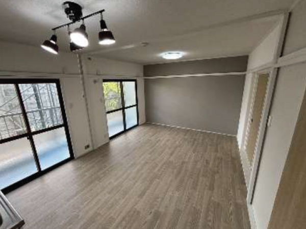 船橋市金杉台、マンションの居間画像です