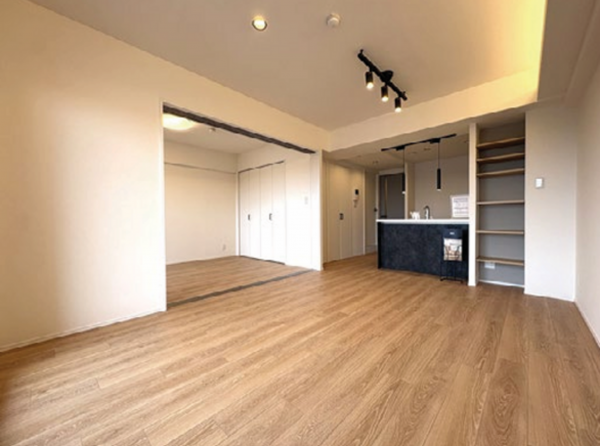 船橋市二子町、マンションの居間画像です