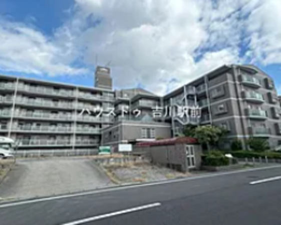 吉川市保、マンションの画像です