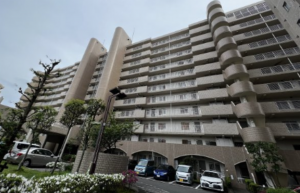 吉川市栄町、マンションの画像です