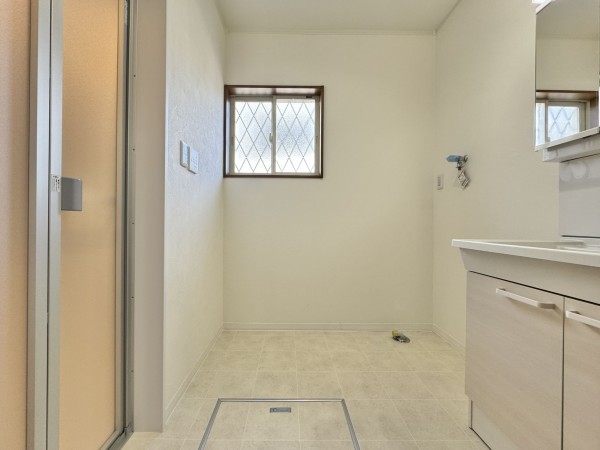 三郷市早稲田、中古一戸建ての画像です