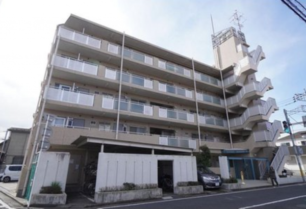 三郷市早稲田、マンションの画像です