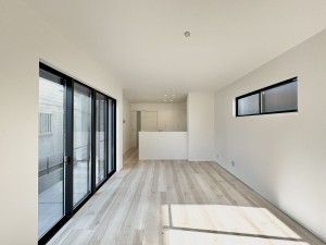 三郷市小谷堀、中古一戸建ての画像です