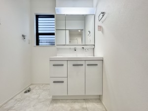 三郷市小谷堀、中古一戸建ての画像です