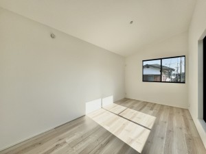 三郷市小谷堀、中古一戸建ての画像です