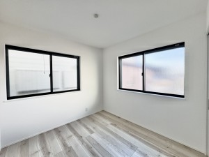 三郷市小谷堀、中古一戸建ての画像です