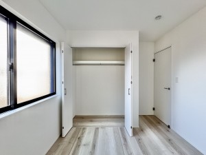 三郷市小谷堀、中古一戸建ての画像です