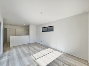 三郷市小谷堀、中古一戸建ての画像です