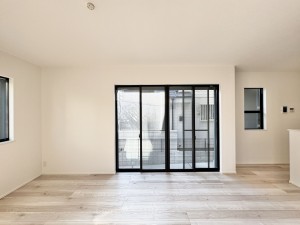 三郷市小谷堀、中古一戸建ての画像です