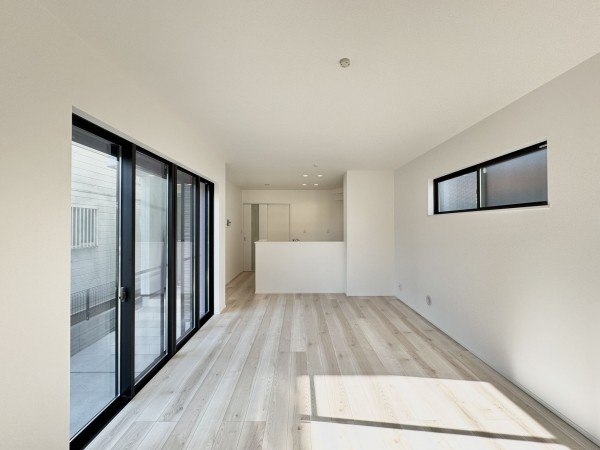 三郷市小谷堀、中古一戸建ての画像です