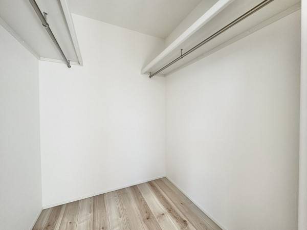 三郷市小谷堀、中古一戸建ての画像です