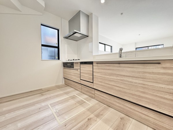 三郷市小谷堀、中古一戸建ての画像です