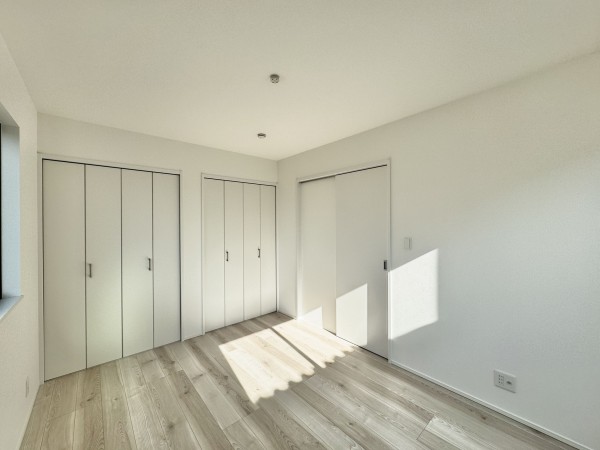 三郷市小谷堀、中古一戸建ての画像です