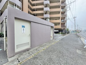 三郷市三郷、マンションの画像です