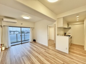 三郷市三郷、マンションの画像です