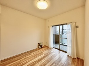 三郷市三郷、マンションの画像です