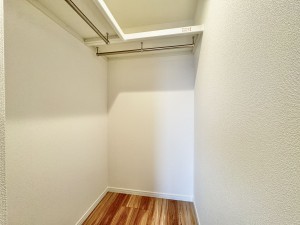 三郷市三郷、マンションの画像です