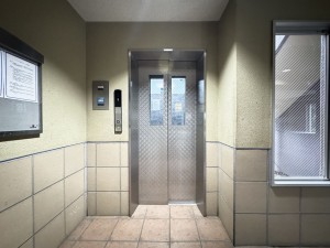 三郷市三郷、マンションの画像です