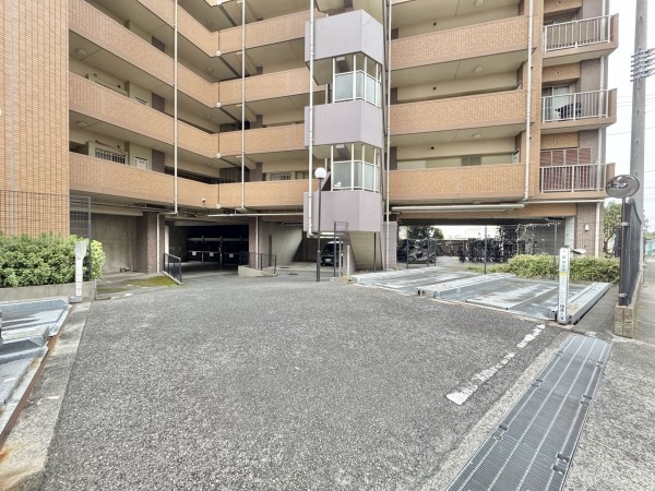 三郷市三郷、マンションの画像です