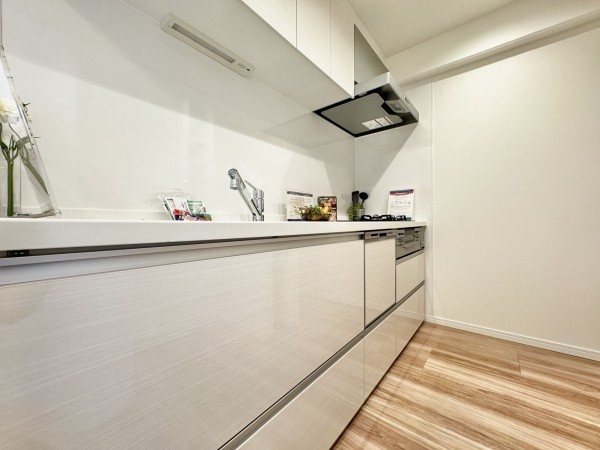 三郷市三郷、マンションの画像です