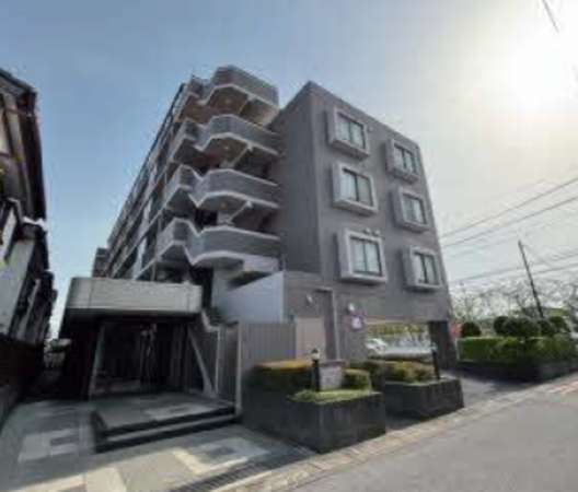 吉川市栄町、マンションの画像です