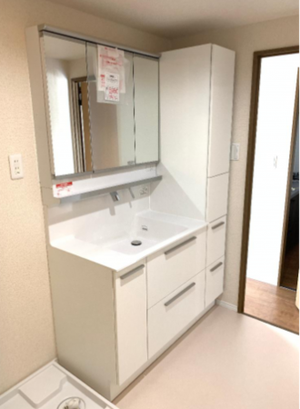 三郷市高州、マンションの画像です