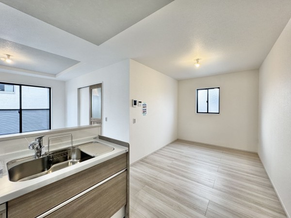 三郷市中央、新築一戸建ての画像です