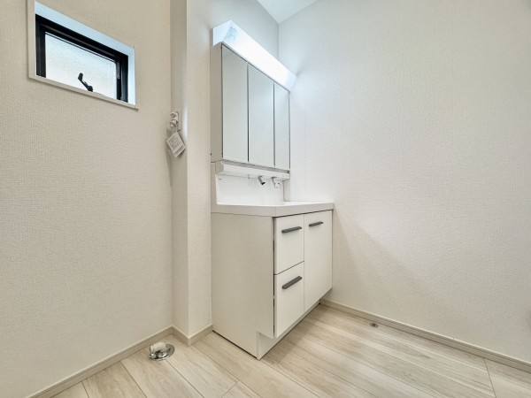 三郷市中央、新築一戸建ての画像です