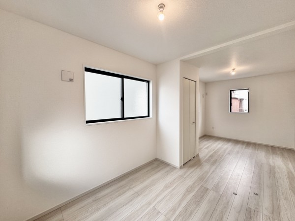 三郷市中央、新築一戸建ての画像です