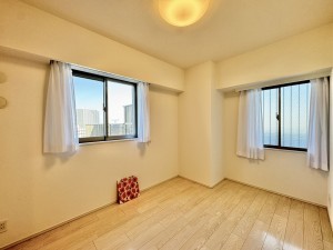 三郷市彦成、マンションの画像です