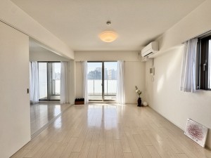 三郷市彦成、マンションの画像です