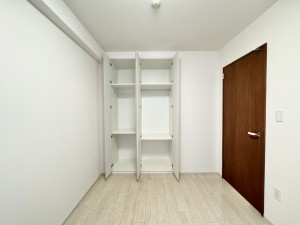 三郷市彦成、マンションの画像です