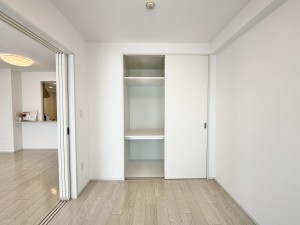 三郷市彦成、マンションの画像です