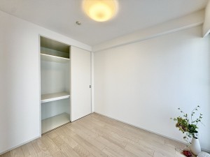 三郷市彦成、マンションの画像です