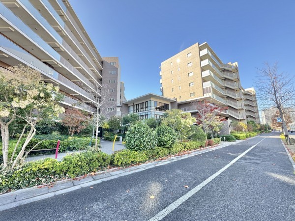 三郷市彦成、マンションの画像です