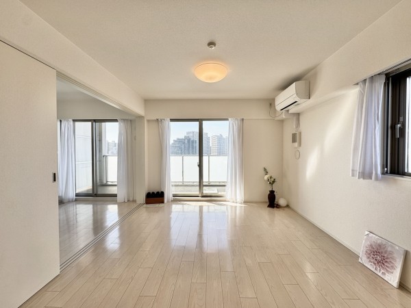 三郷市彦成、マンションの画像です