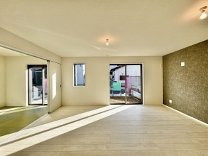 吉川市新栄、新築一戸建ての画像です