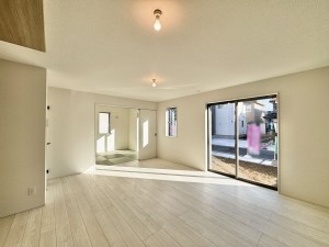 吉川市新栄、新築一戸建ての画像です